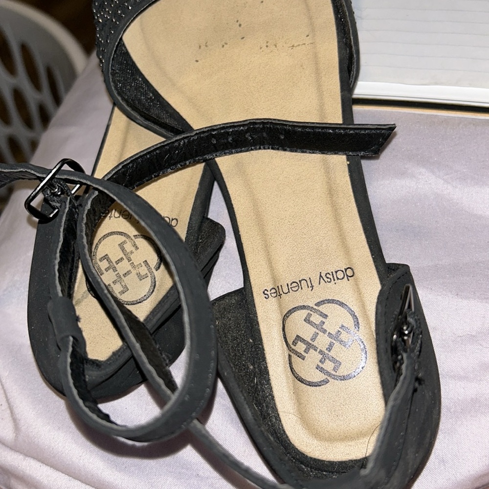 Flats - Picture 2 of 2